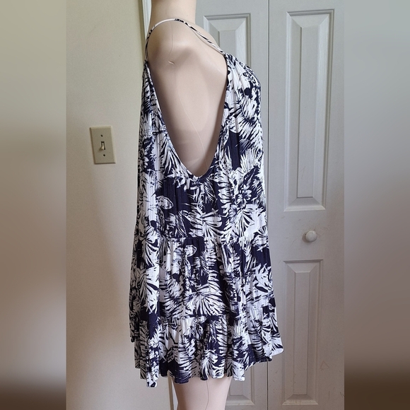 Skylar + Madison Navy White Tropical Print Mini Dress - Size Large - Picture 2 of 7